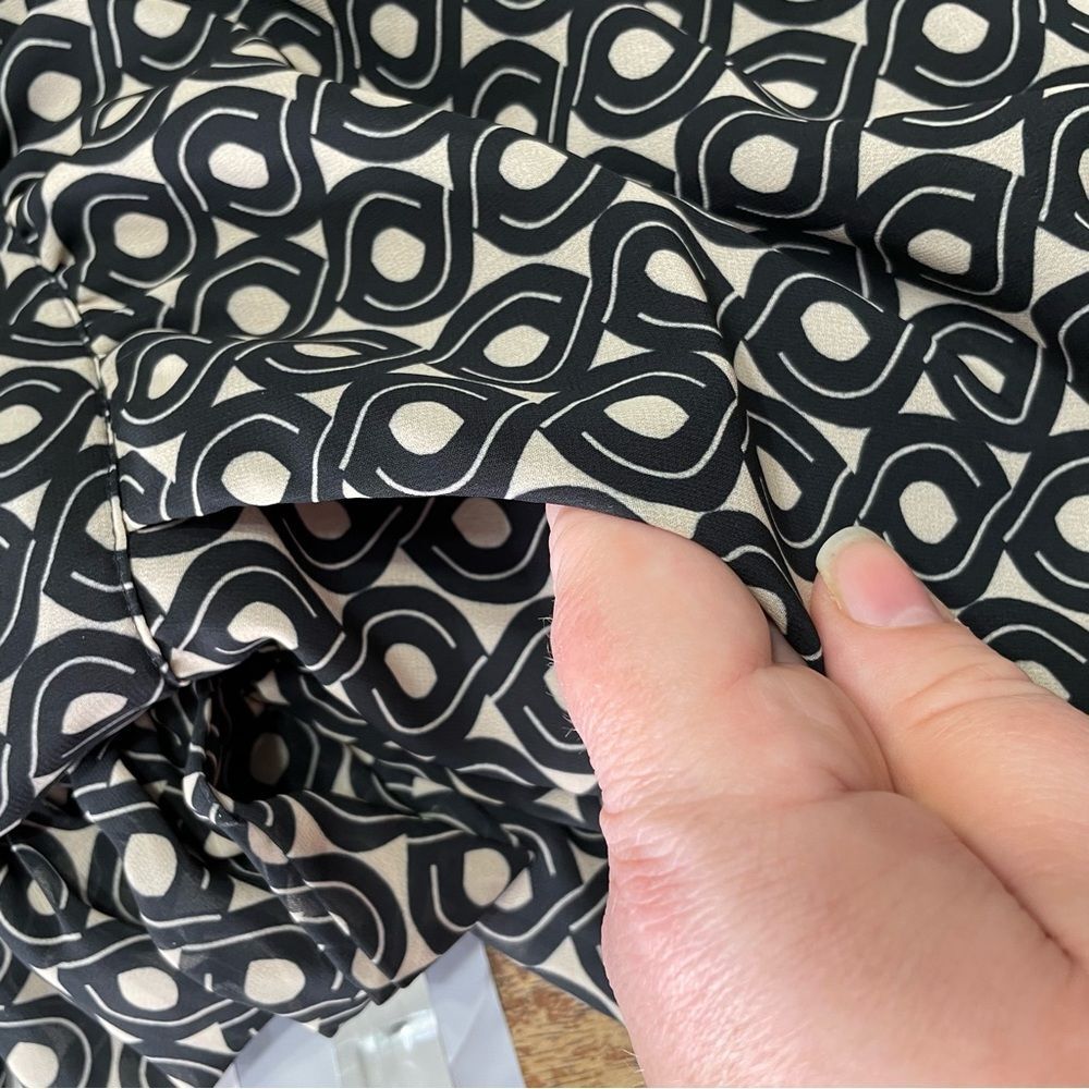 Gretchen Scott Blouson Shirt Dress Small Twizzler Print Black Champagne READ - Picture 7 of 9